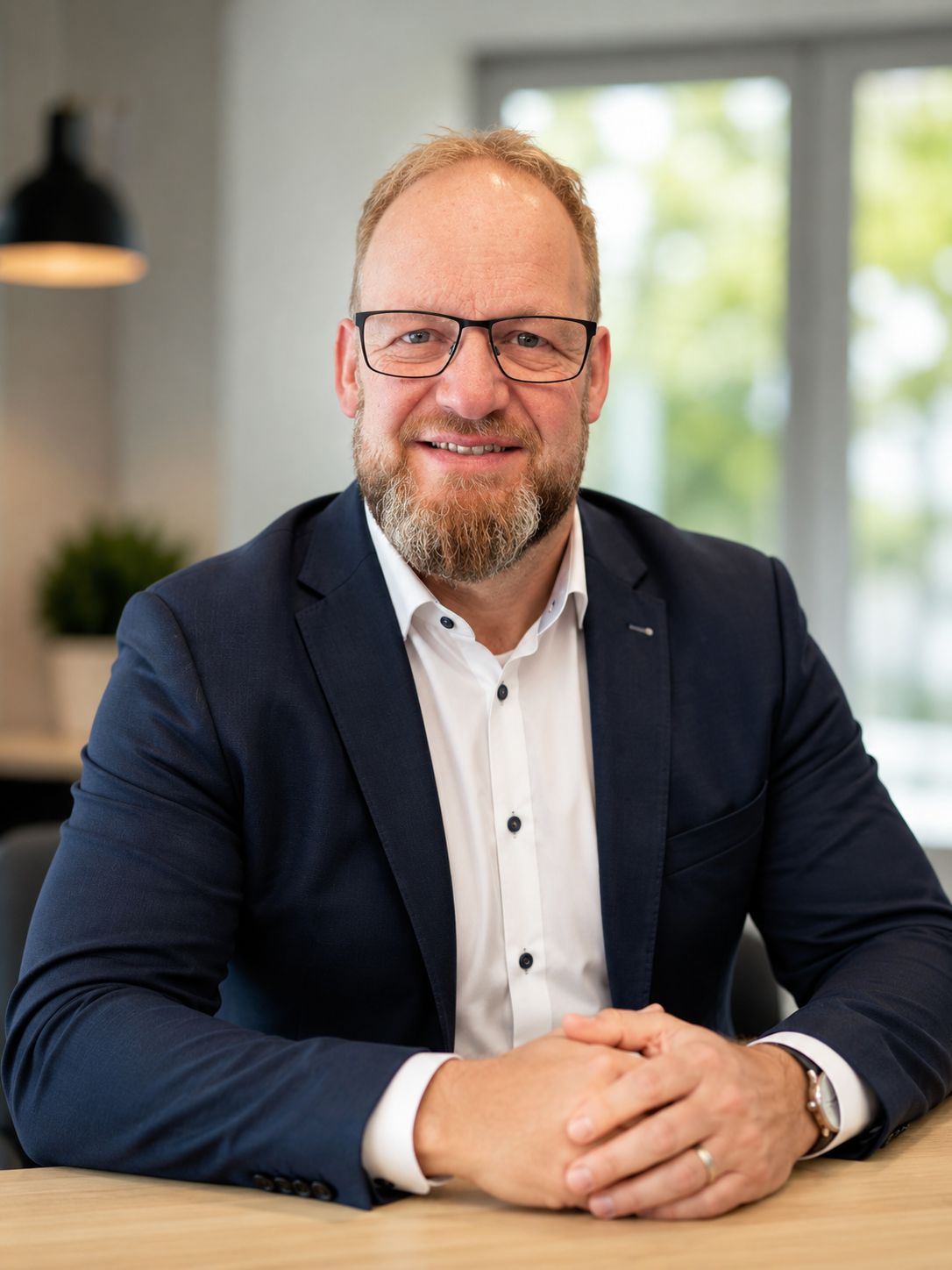 Andreas Scholz, Wirtschaftsmediator, in seinem Büro in Berlin